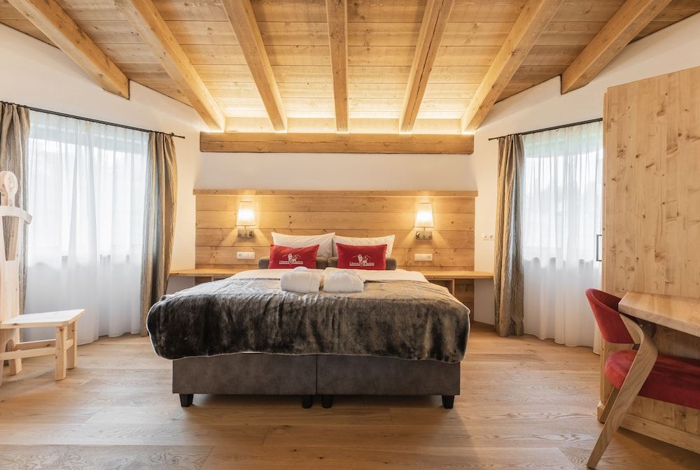 Löwen Chalets Exclusive Chalet, 2 Bedrooms, Mountain View 4