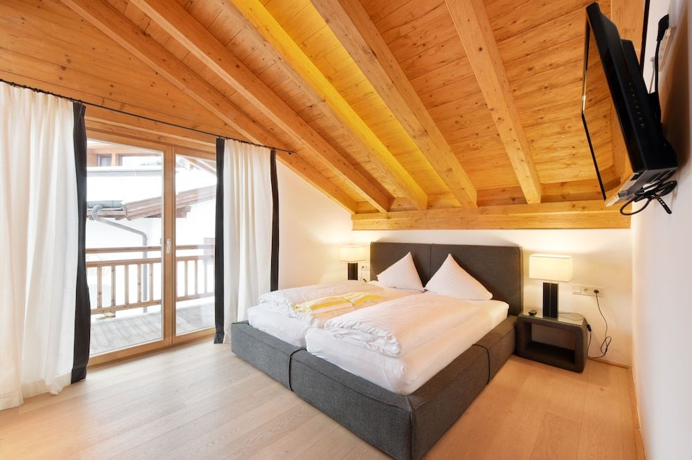 Mountains Chalets Luxury Chalet, 2 Bedrooms, Mountain View (Am Kirchwald 98A) 7