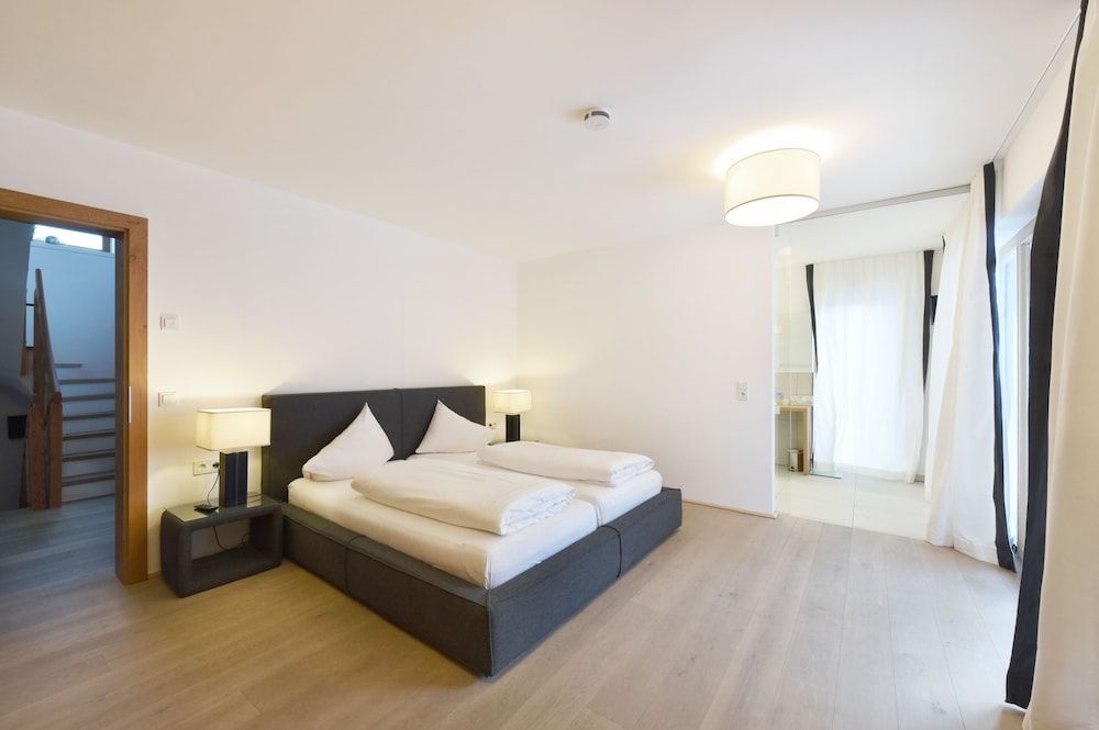 Mountains Chalets Luxury Chalet, 4 Bedrooms, Sauna, Mountain View (Am Kirchwald 98B) 2