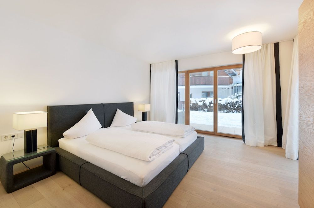 Mountains Chalets Luxury Chalet, 4 Bedrooms, Sauna, Mountain View (Am Kirchwald 98B) 11