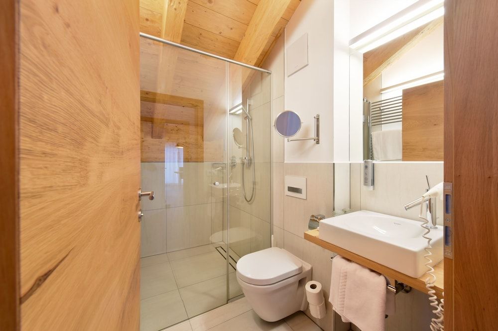 Mountains Chalets Luxury Chalet, 2 Bedrooms, Mountain View (Am Kirchwald 98A) 9