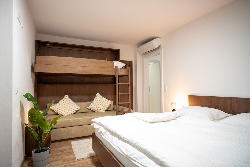 Deluxe Apartment