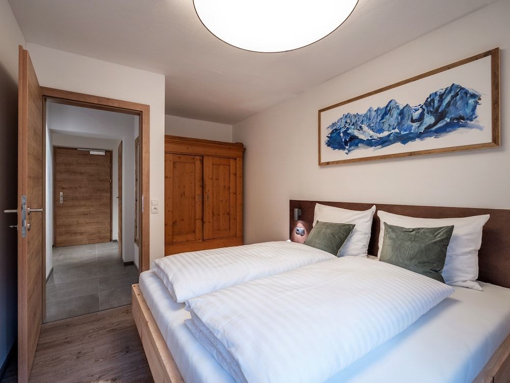 Basic Condo, 2 Bedrooms, Balcony