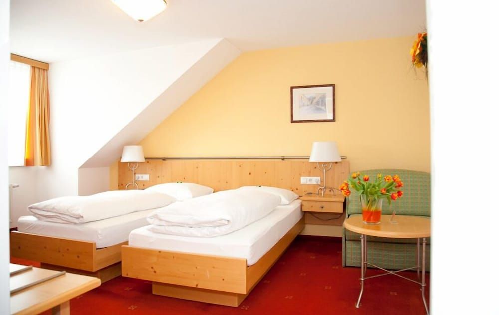 Hotel Kohlpeter Quadruple Room 3