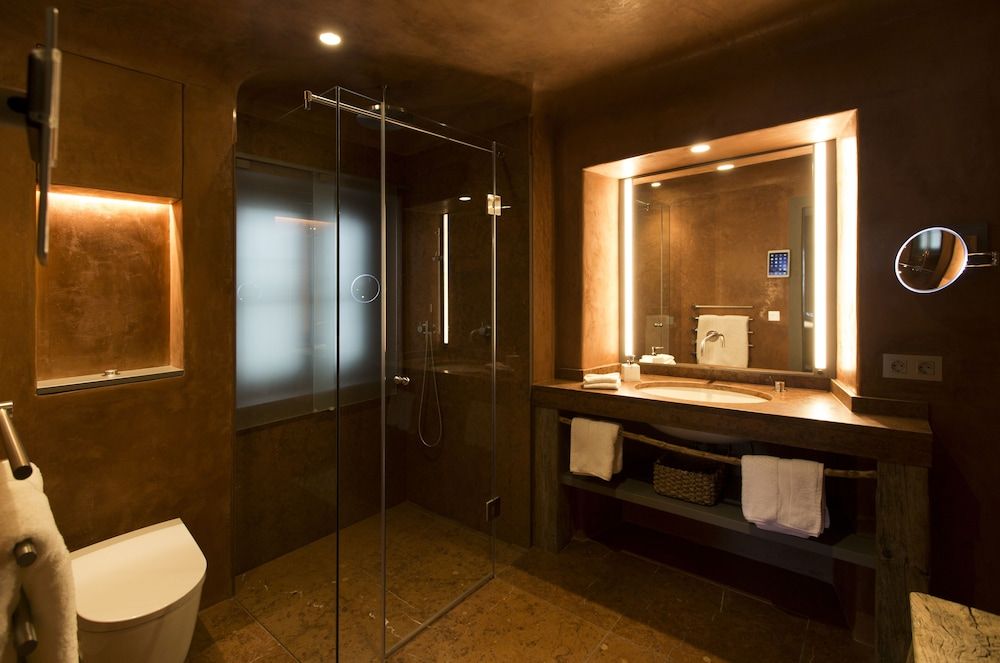 Townhouse Weisses Kreuz Superior Double Room 6