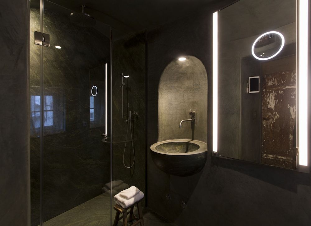 Townhouse Weisses Kreuz Superior Double Room 4