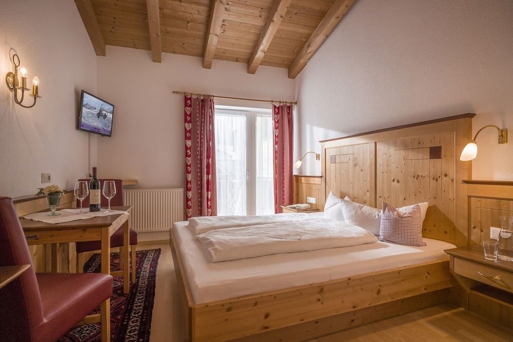 Double Room (18m2)