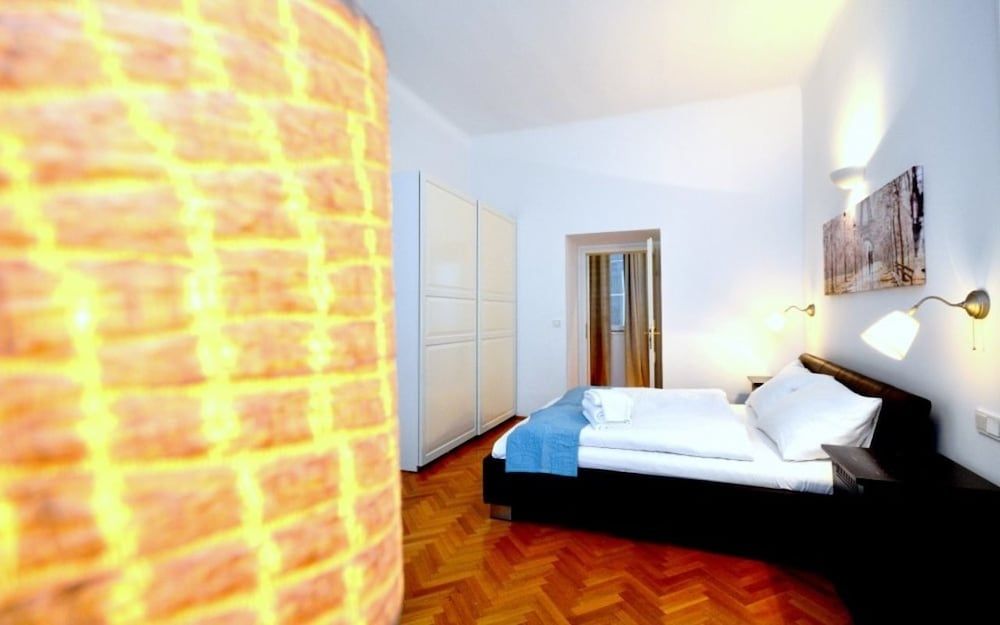 undefined Vienna Residence Quiet Apartment With Space for up to 6 People 2