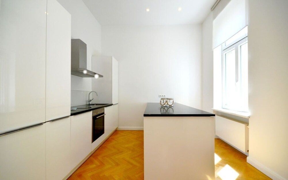 Vienna Residence Colossal Apartment With Balcony and Space for 8 Guests Apartment (3 Bedrooms) 11