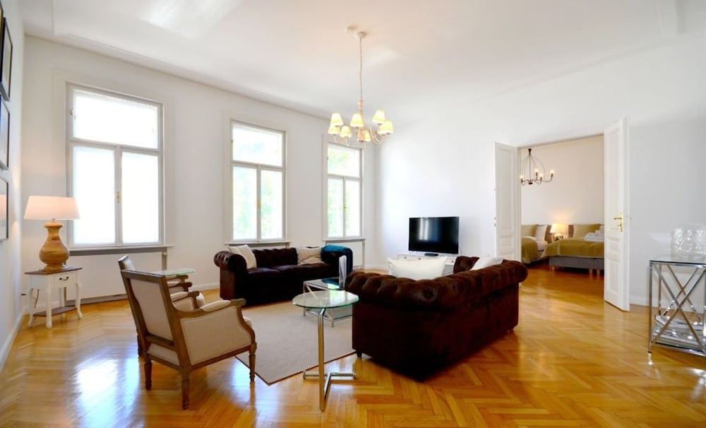 Vienna Residence Colossal Apartment With Balcony and Space for 8 Guests Apartment (3 Bedrooms) 14