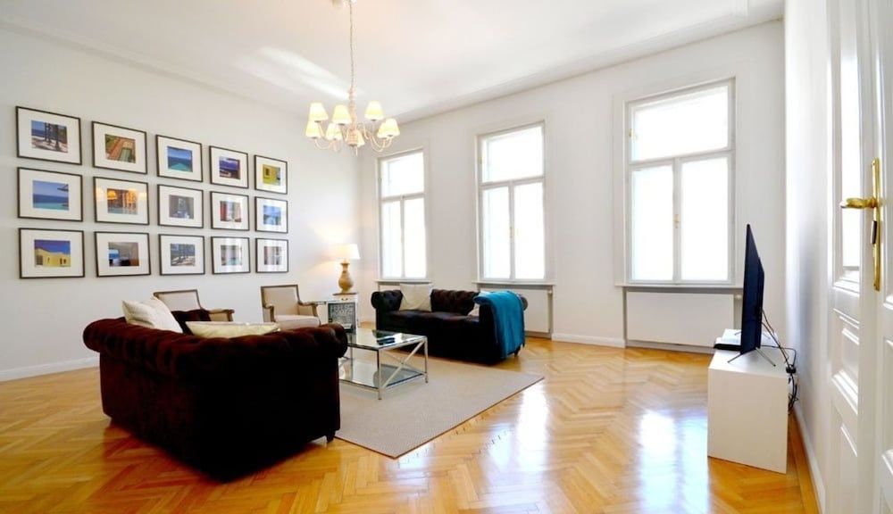 undefined Vienna Residence Colossal Apartment With Balcony and Space for 8 Guests 6