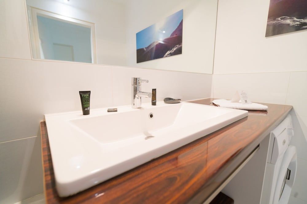 Vienna Residence Elegant Apartment for 2 Near the Famous Mariahilferstrasse Apartment (1 Bedroom) 14