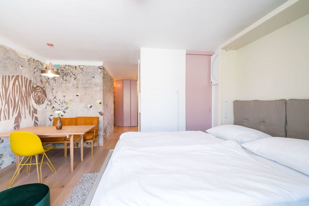 undefined Vienna Residence Stylish apartment with terrace and air conditioning near the Vienna opera and Karlsplatz 7