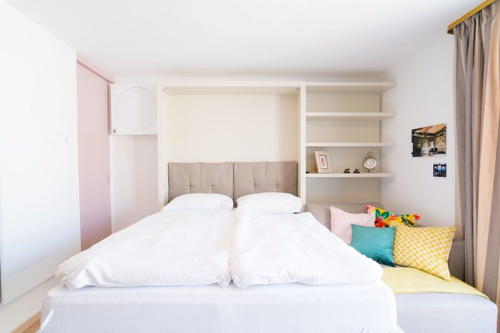 undefined Vienna Residence Stylish apartment with terrace and air conditioning near the Vienna opera and Karlsplatz 2