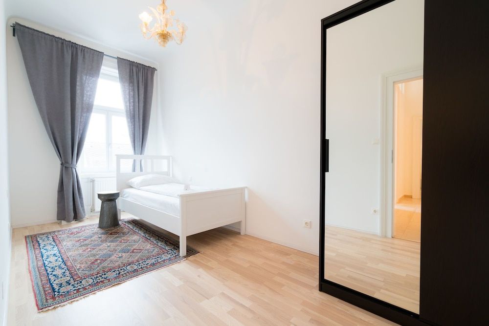 Vienna Residence Spacious Viennese Apartment for up to 5 Happy Guests Apartment (3 Bedrooms) 11