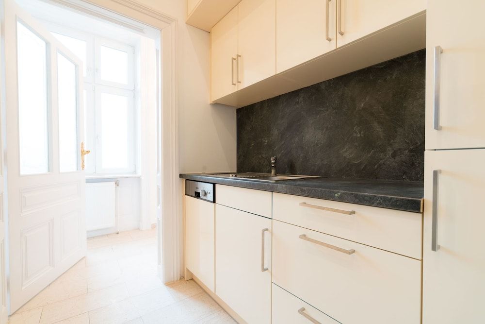 undefined Vienna Residence Spacious Viennese Apartment for up to 5 Happy Guests 4