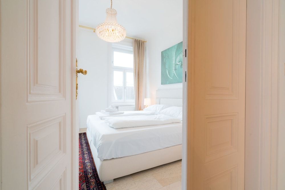 undefined Vienna Residence Spacious Viennese Apartment for up to 5 Happy Guests 2