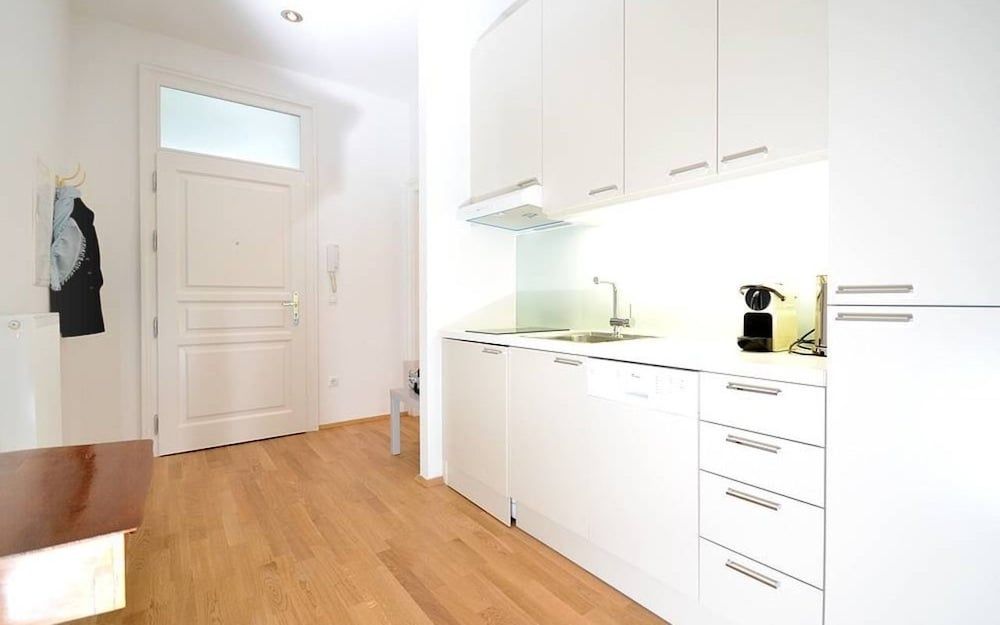 undefined Vienna Residence Bright Apartment for 2 in Central but Quiet Location 9