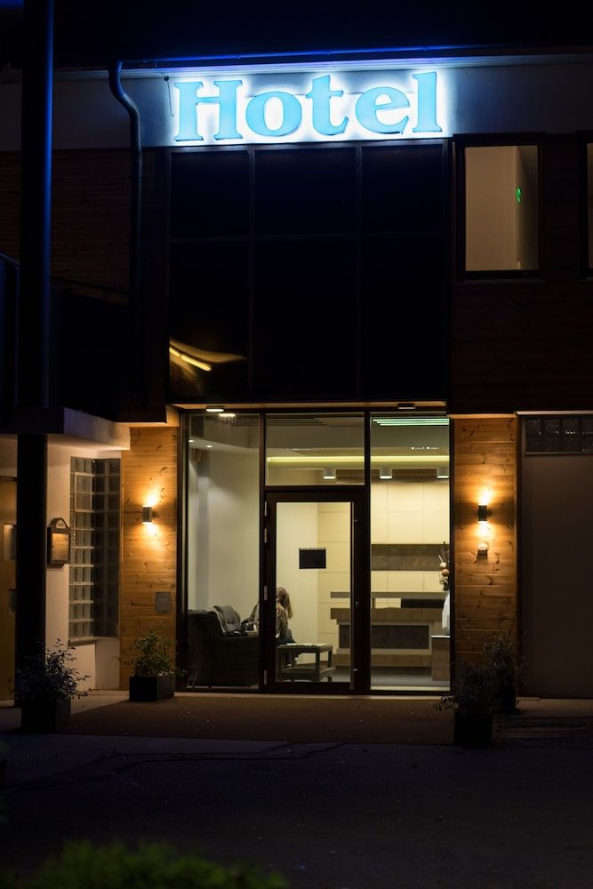 undefined River Lodge 4