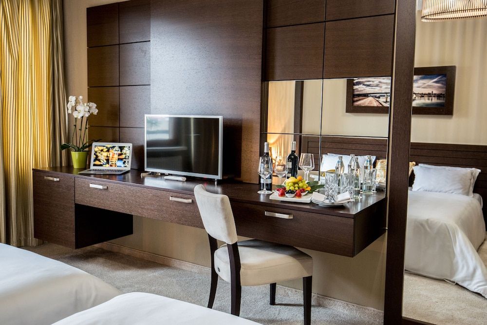 undefined River Lodge 3