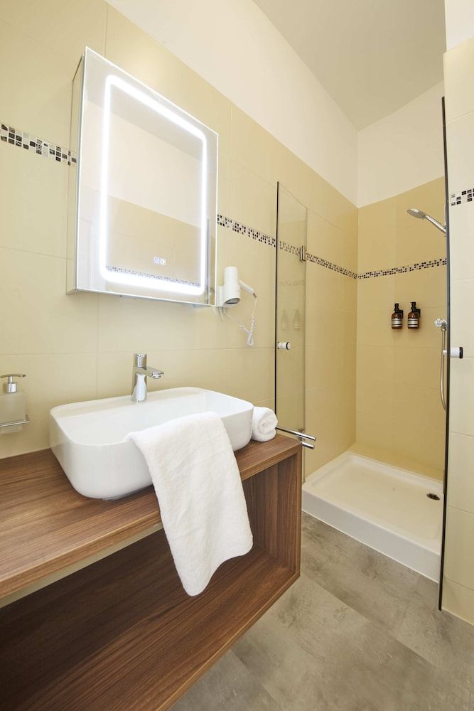 Nove Boutique Apartments Design Studio, 1 King Bed with Sofa bed, Non Smoking 12