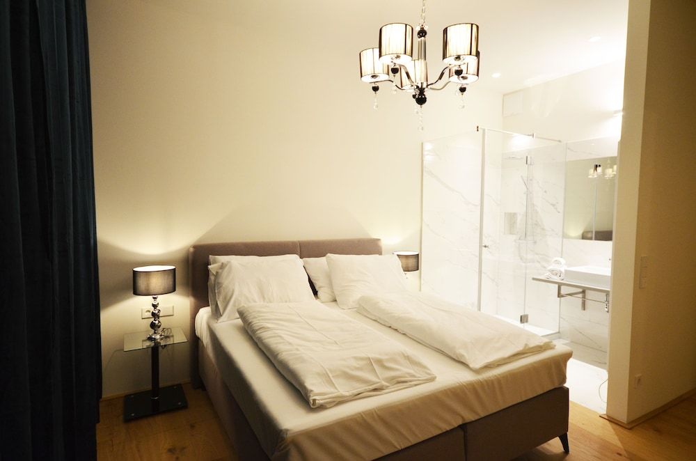 Luxury Residence near Parliament Luxury Apartment, 3 Bedrooms 6