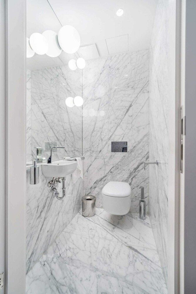 Luxury Residence near Parliament Panoramic Apartment 6