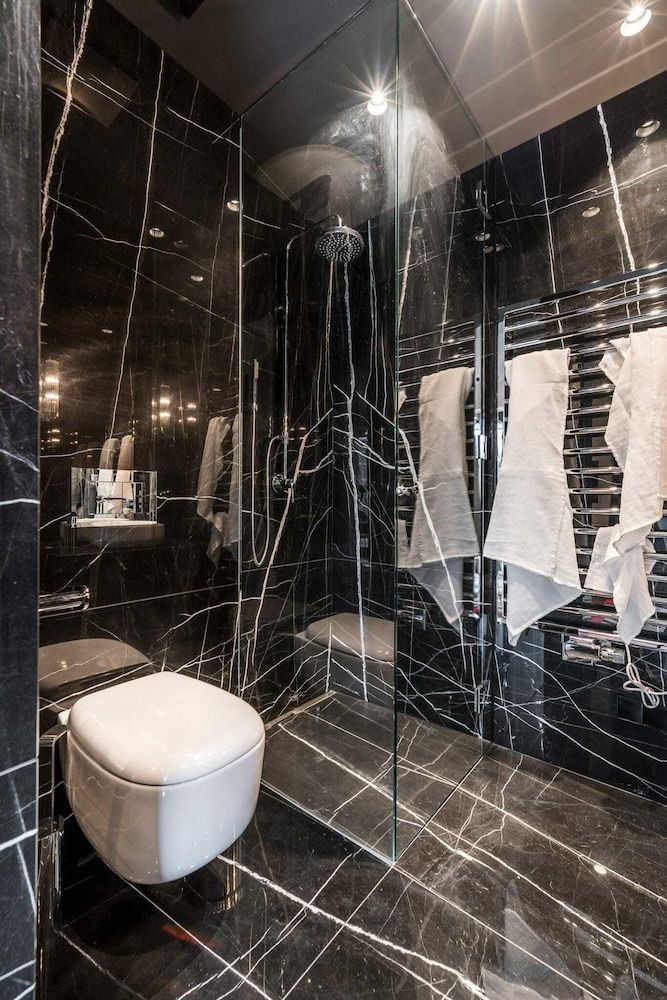 Luxury Residence near Parliament Luxury Studio Suite 7