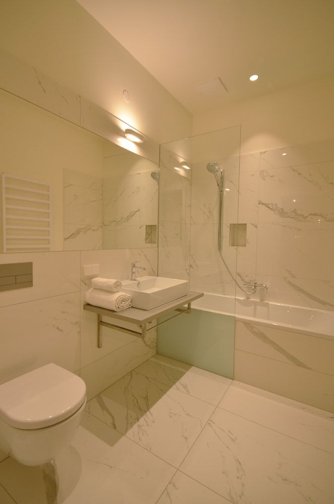 Luxury Residence near Parliament Luxury Apartment, 3 Bedrooms 9