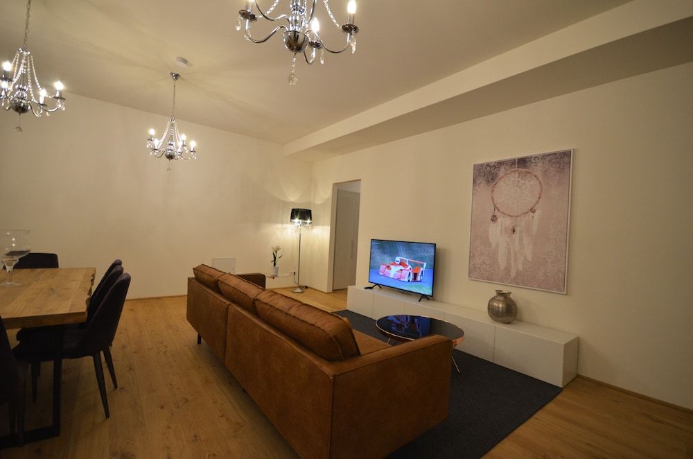 Luxury Residence near Parliament Luxury Apartment, 3 Bedrooms 16