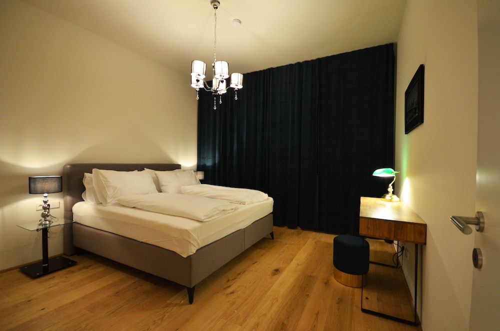 Luxury Residence near Parliament Luxury Apartment, 3 Bedrooms 4