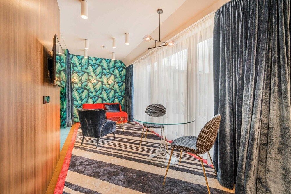 Luxury Residence near Parliament Luxury Studio Suite 10