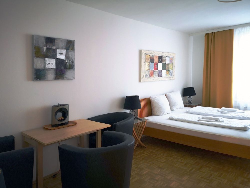 Vienna Studios Studio, City View 10