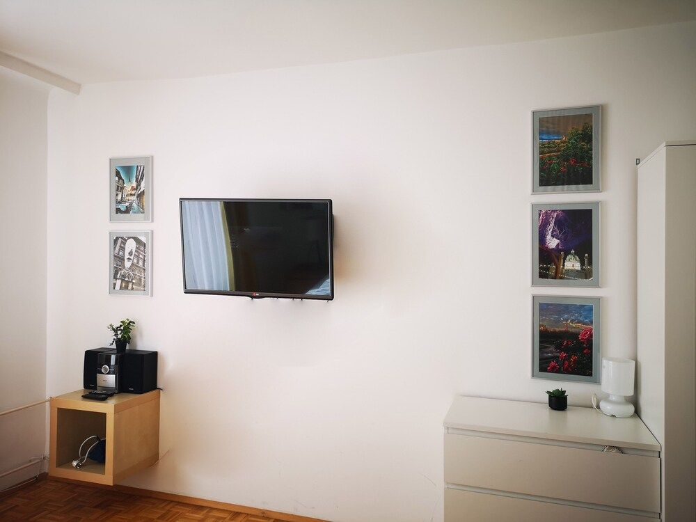 Vienna Studios Studio, City View 38