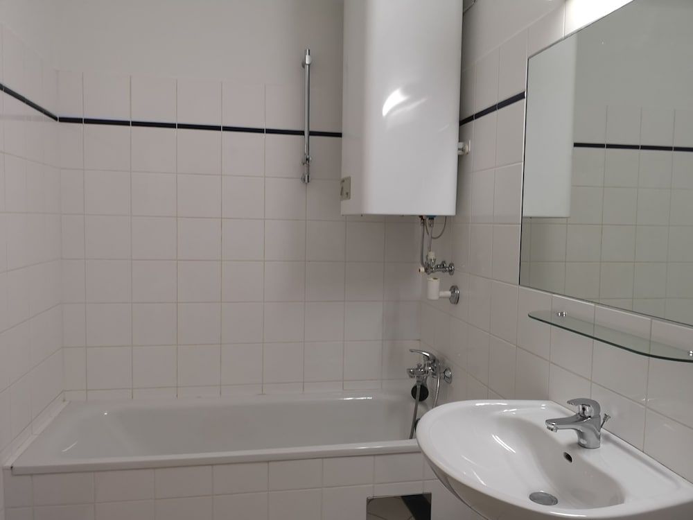 Vienna Studios Studio, City View 28