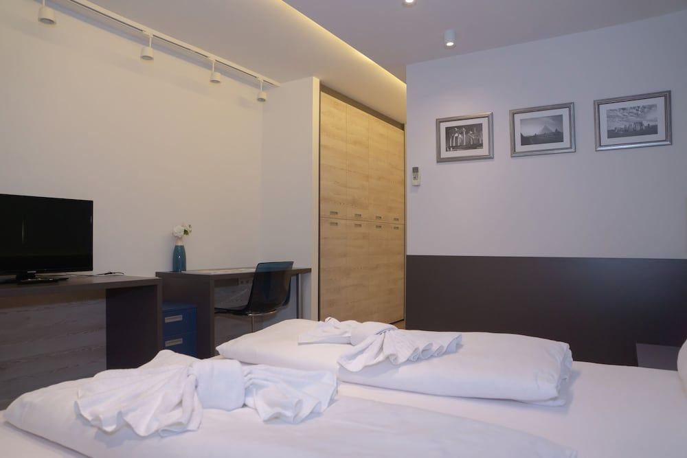 Christiano Apartments Mariahilf Deluxe Apartment, Hot Tub 6