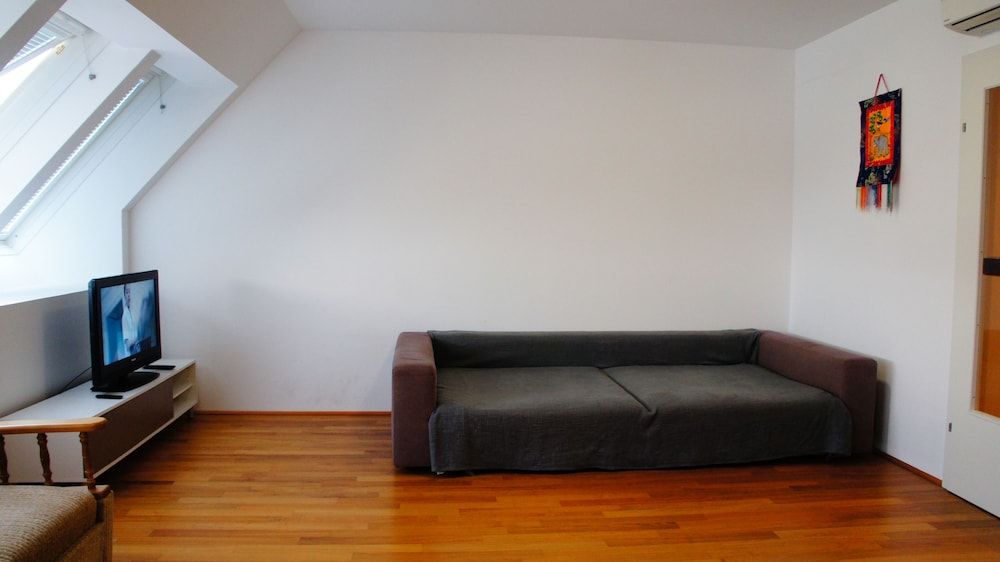 Rooftop Apartment with Views. Deluxe Apartment 14