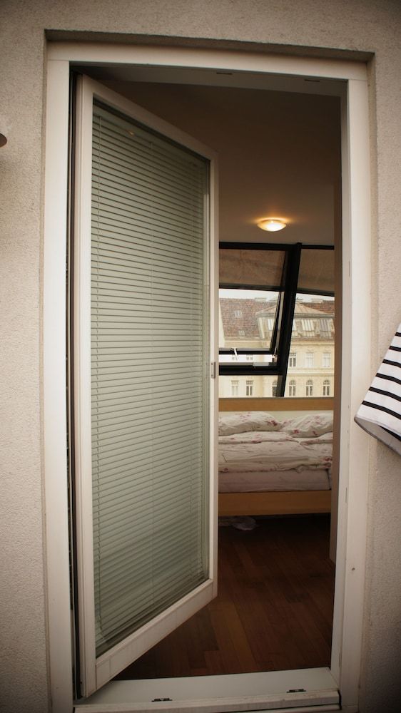 Rooftop Apartment with Views. Deluxe Apartment 16