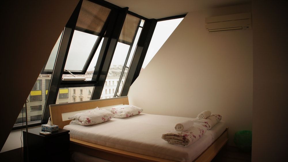 Rooftop Apartment with Views. Deluxe Apartment 6