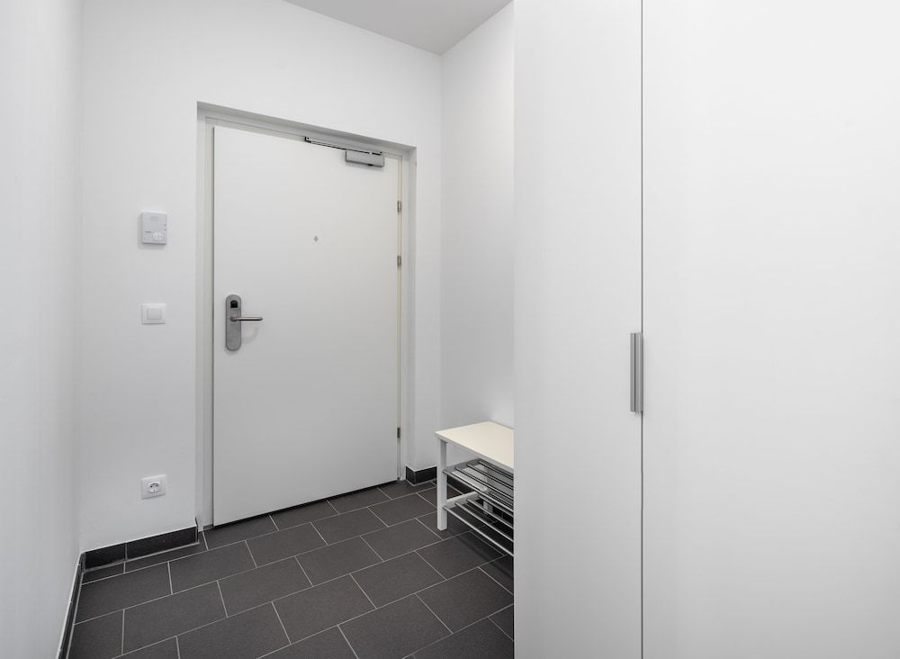 undefined FeelGood Apartments LakeLiving 8