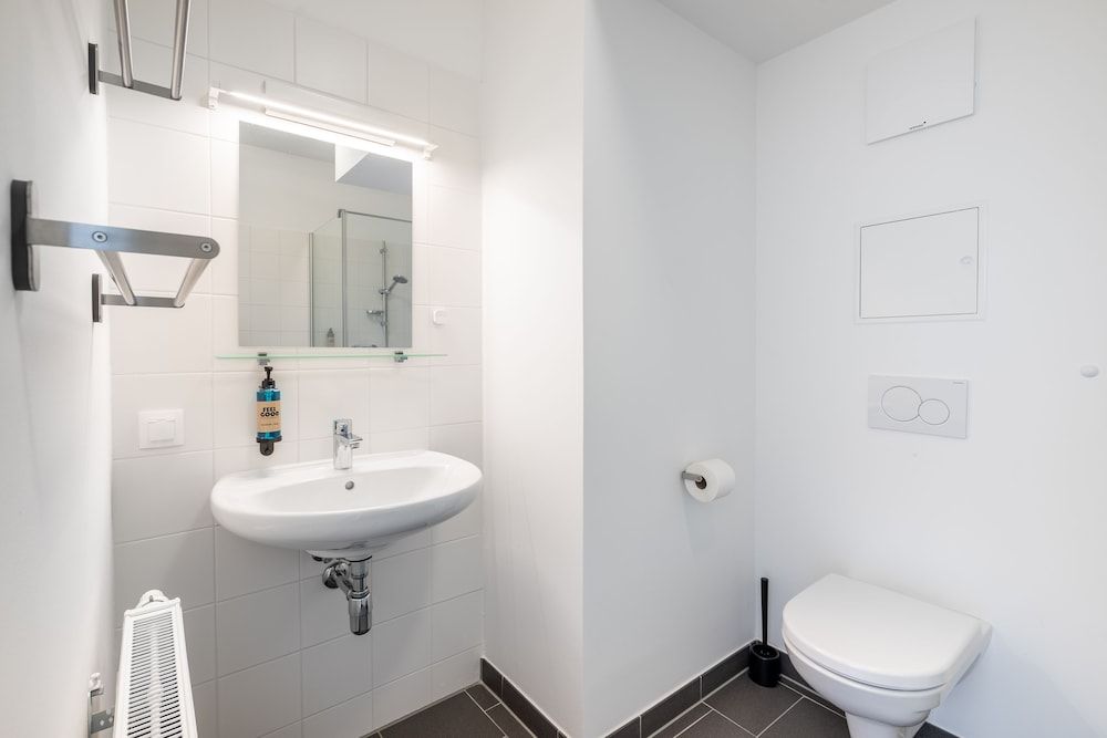 undefined FeelGood Apartments LakeLiving 7