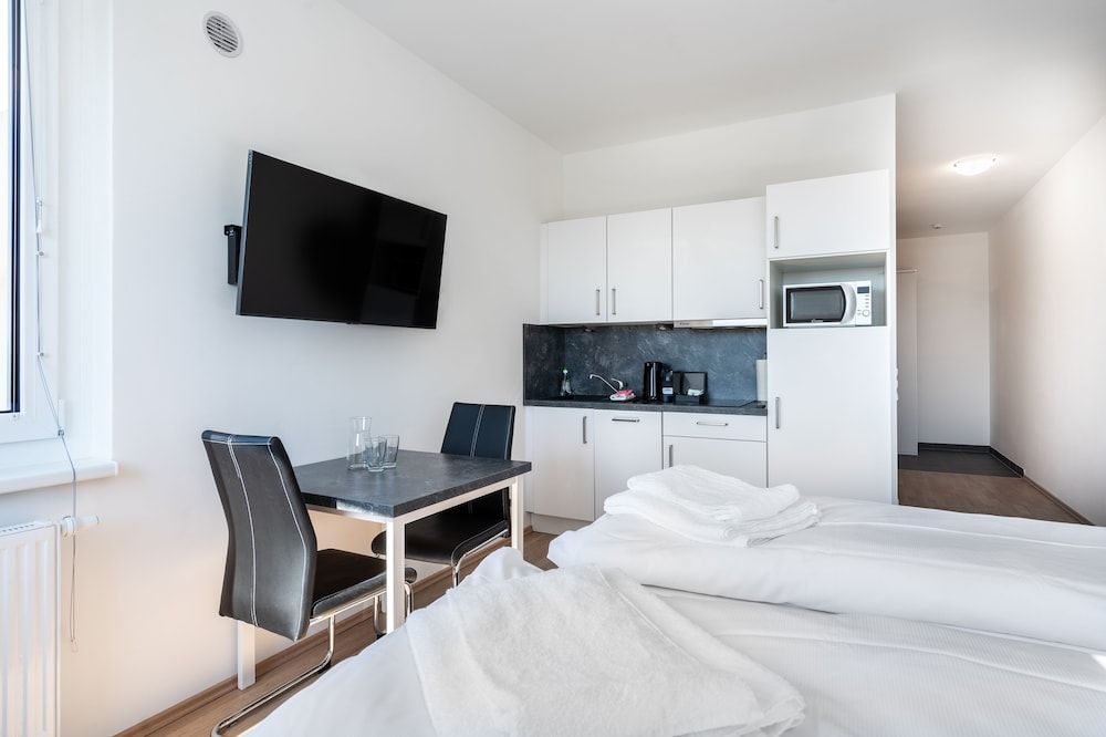 undefined FeelGood Apartments LakeLiving 4