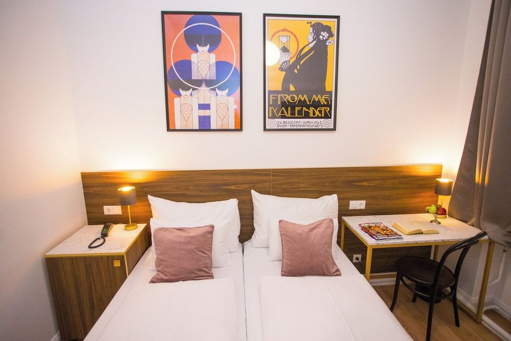 Pension Central - Self Check-in Economy Double Room 2