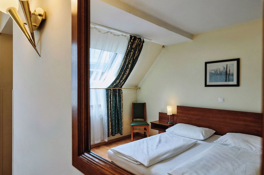 Hotel Deutschmeister Double Room 5