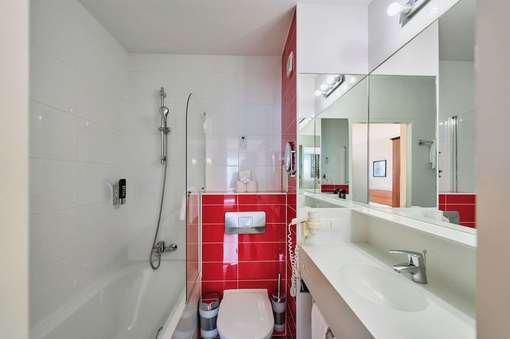 Hotel Deutschmeister Double Room 9