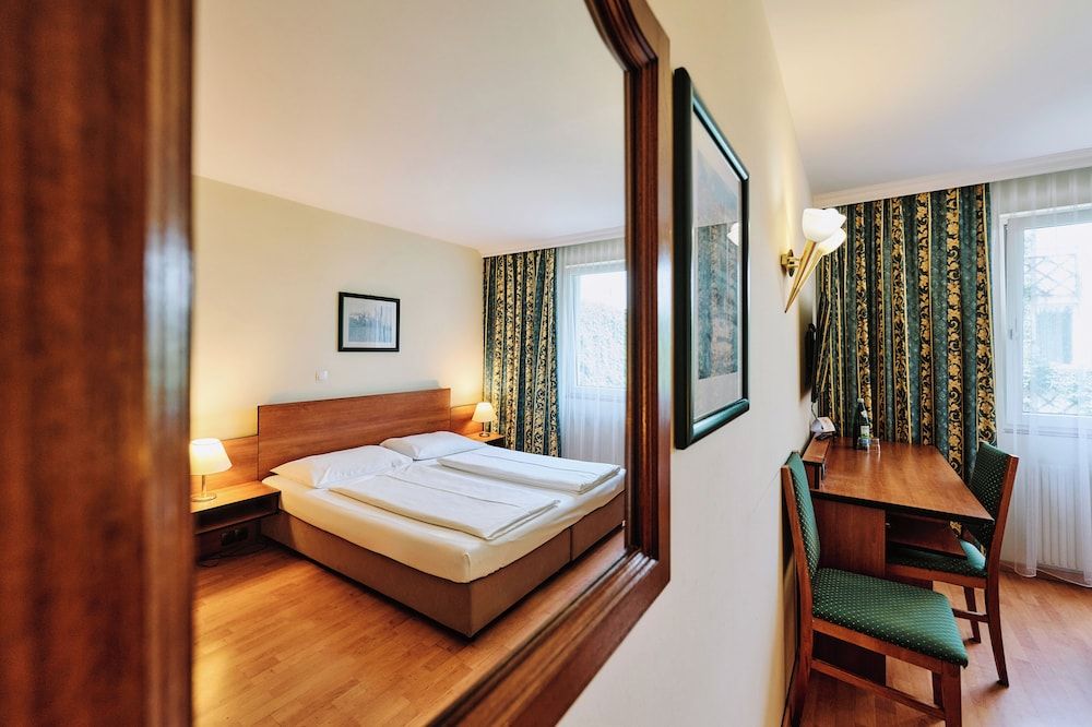 Hotel Deutschmeister Double Room 2