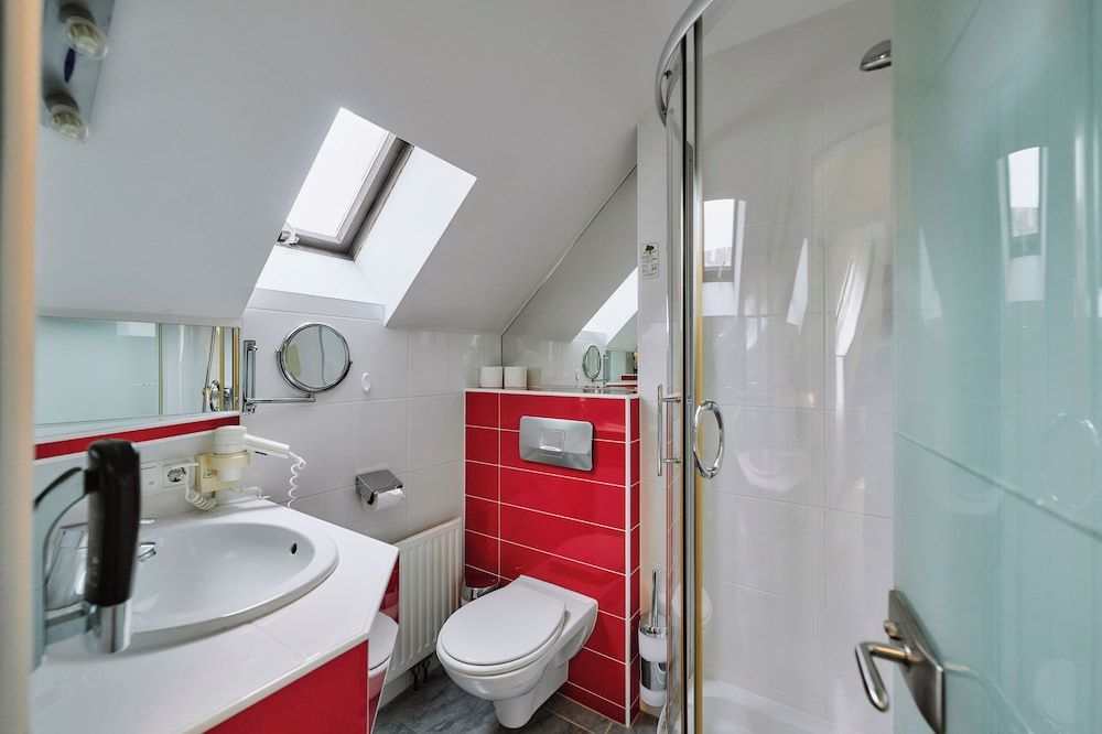 Hotel Deutschmeister Double Room 7