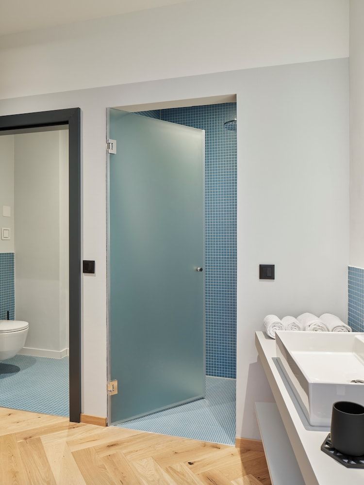 URBANAUTS STUDIOS Fillgrader Basic Studio 2