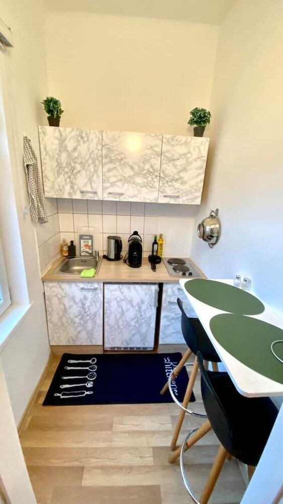 undefined Amazonian Jungle Apartment in Vienna 8