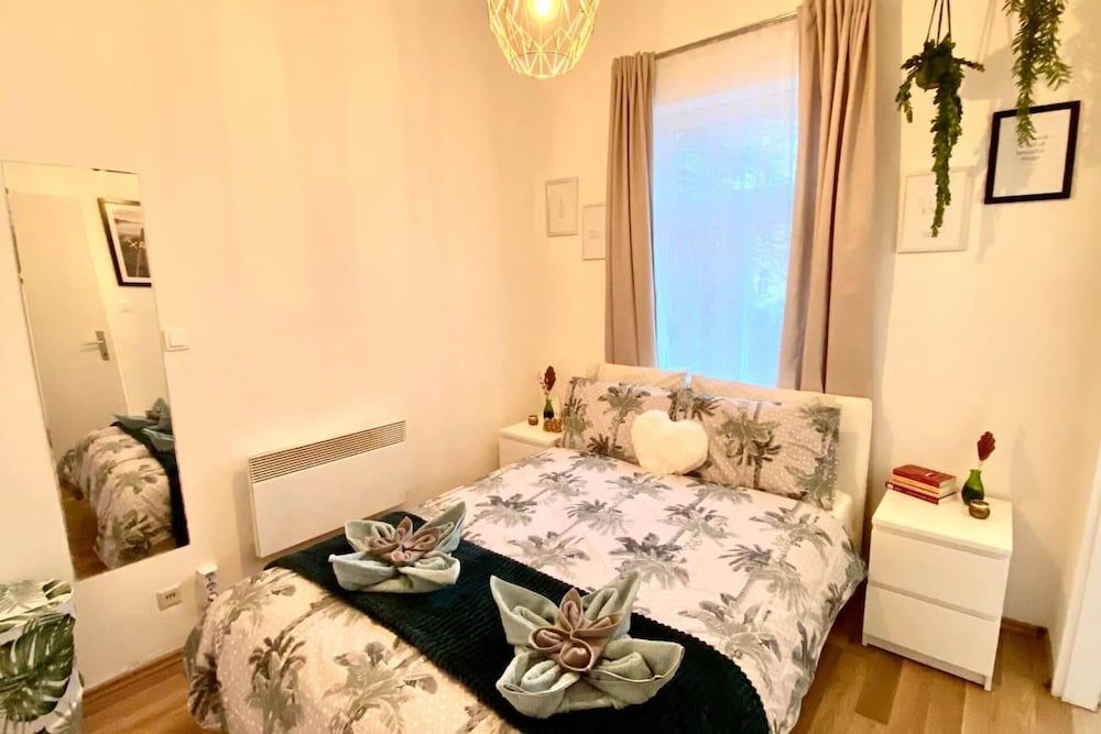 undefined Amazonian Jungle Apartment in Vienna 4